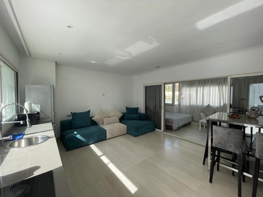 Central, Terrasse, Confortable - Bleue Residence カサブランカ エクステリア 写真